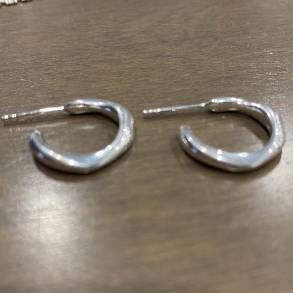 IPPOLITA
Sterling Silver Classico Squiggle Mini Hoop Earrings - Picture 3 of 5